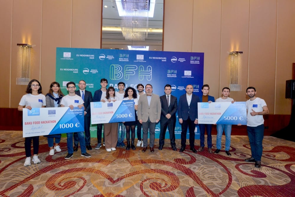 Mingəçevir Dövlət Universitetinin gənc əməkdaşları Bakı Qida Hakatonunun qalibi olublar