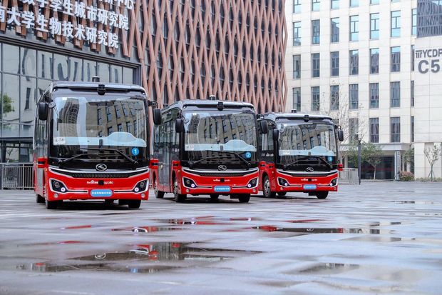Çində sürücüsüz avtobusların sınaqlarına başlanıb - VİDEO