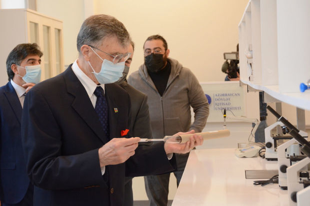 Состоялось открытие лаборатории имени Азиза Санджара - ФОТО