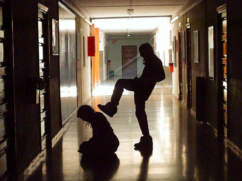 Bakı məktəbində rüsvayçılıq - Oğlan şagird əxlaqsızlıq etdi - Vəzifəli şəxslər məktəbə cəlb olundu