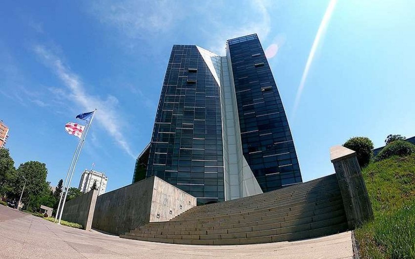 Gürcüstanın Ədliyyə Nazirliyinin əməkdaşları Mixeil Saakaşviliyə görə cəzalandırılıb