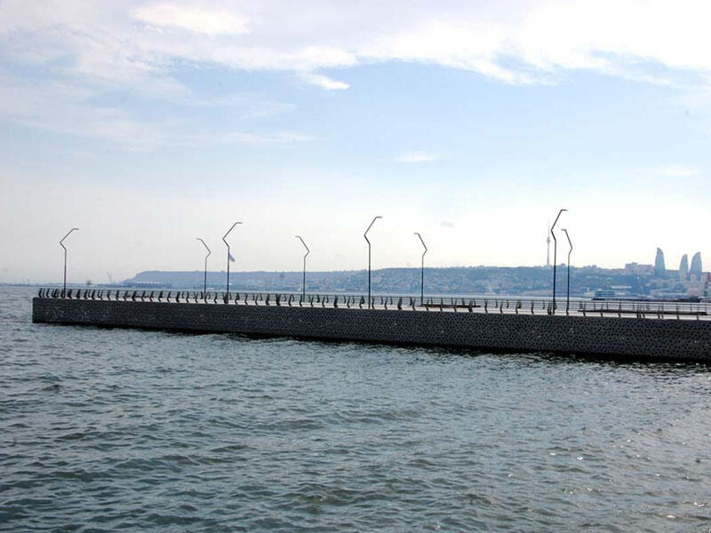 Bakıda 22 yaşlı gənc özünü dənizə atıb