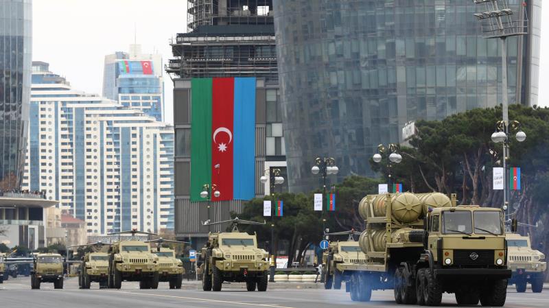 Zəfər paradından 1 il ötür