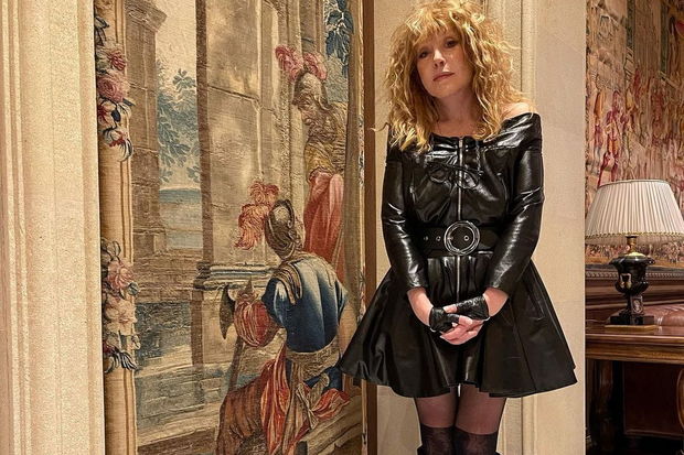 72 yaşlı Alla Puqaçovanın mini geyimi müzakirələrə səbəb oldu - FOTO