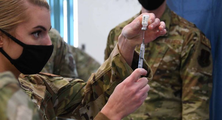 Vaksinasiyadan imtina etdikləri üçün ordudan qovuldular