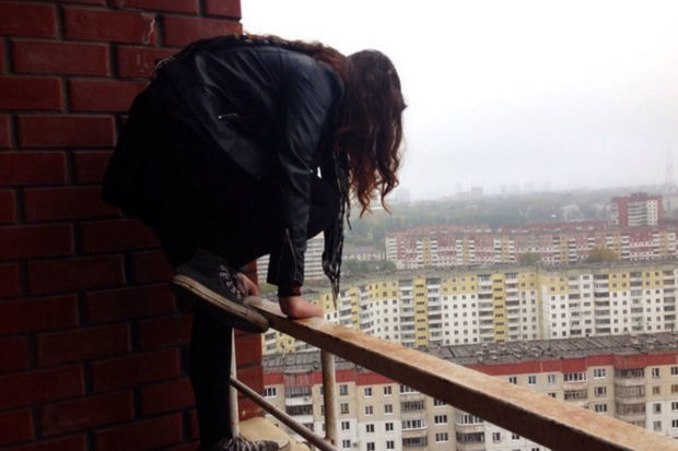 Стали известны некоторые подробности самоубийства 13-летней девочки в Баку