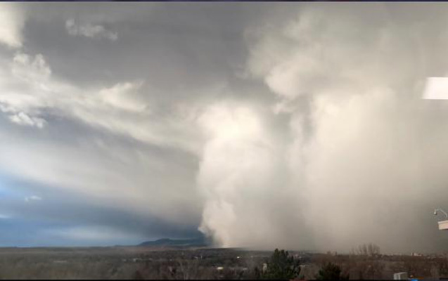 ABŞ-da fırtına yarım milyon insanı işıqsız qoydu