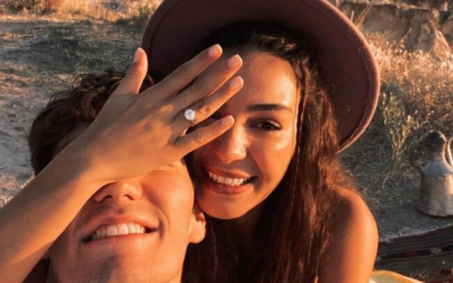 1 milyonluq üzüyü üçün kassa hazırlatdırır