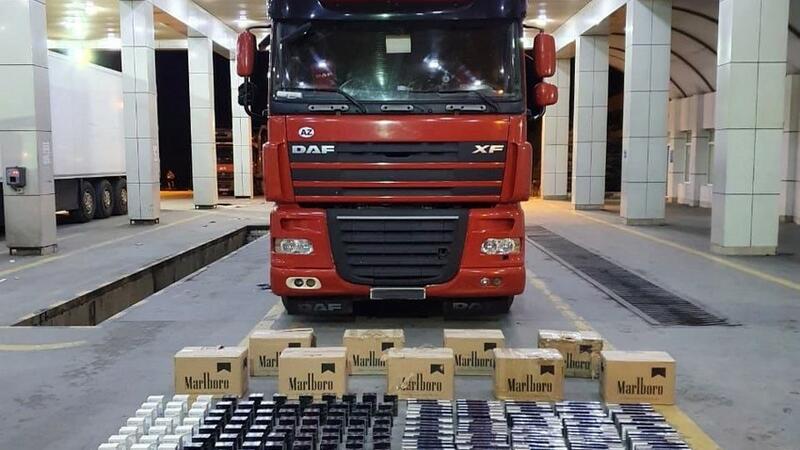 Gömrükçülər xeyli miqdarda siqaretin ölkəyə gətirilməsinin qarşısını aldı - VİDEO