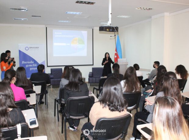 Binəqədi Gənclər Evi gənc psixoloqları bir araya gətirir - FOTOLAR