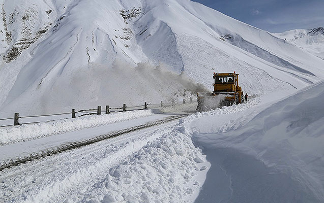 Gürcüstandan Rusiyaya gedən yol bağlandı