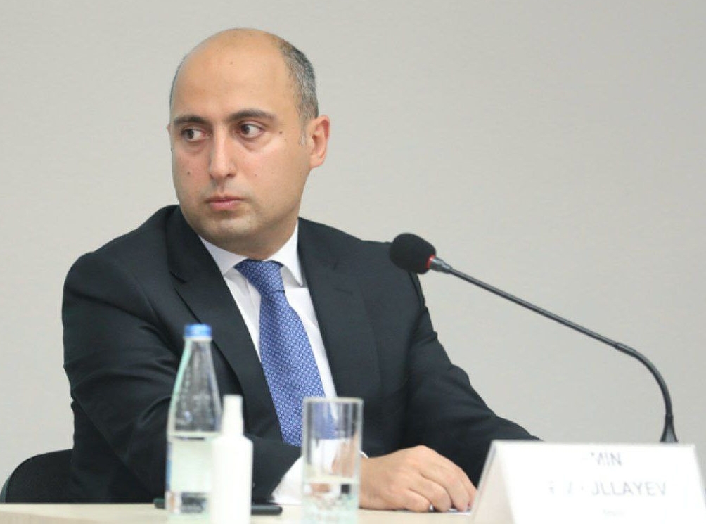 Emin Əmrullayev: “Müəllimlərin işə qəbulununa regional təhsil idarələri baxacaq”