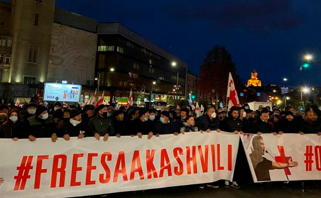 Tbilisidə Saakaşvilinin azad edilməsi tələbi ilə aksiya keçirilib