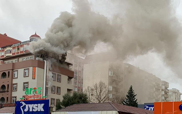 В известном бакинском ресторане произошел пожар - ОБНОВЛЕНО + ВИДЕО