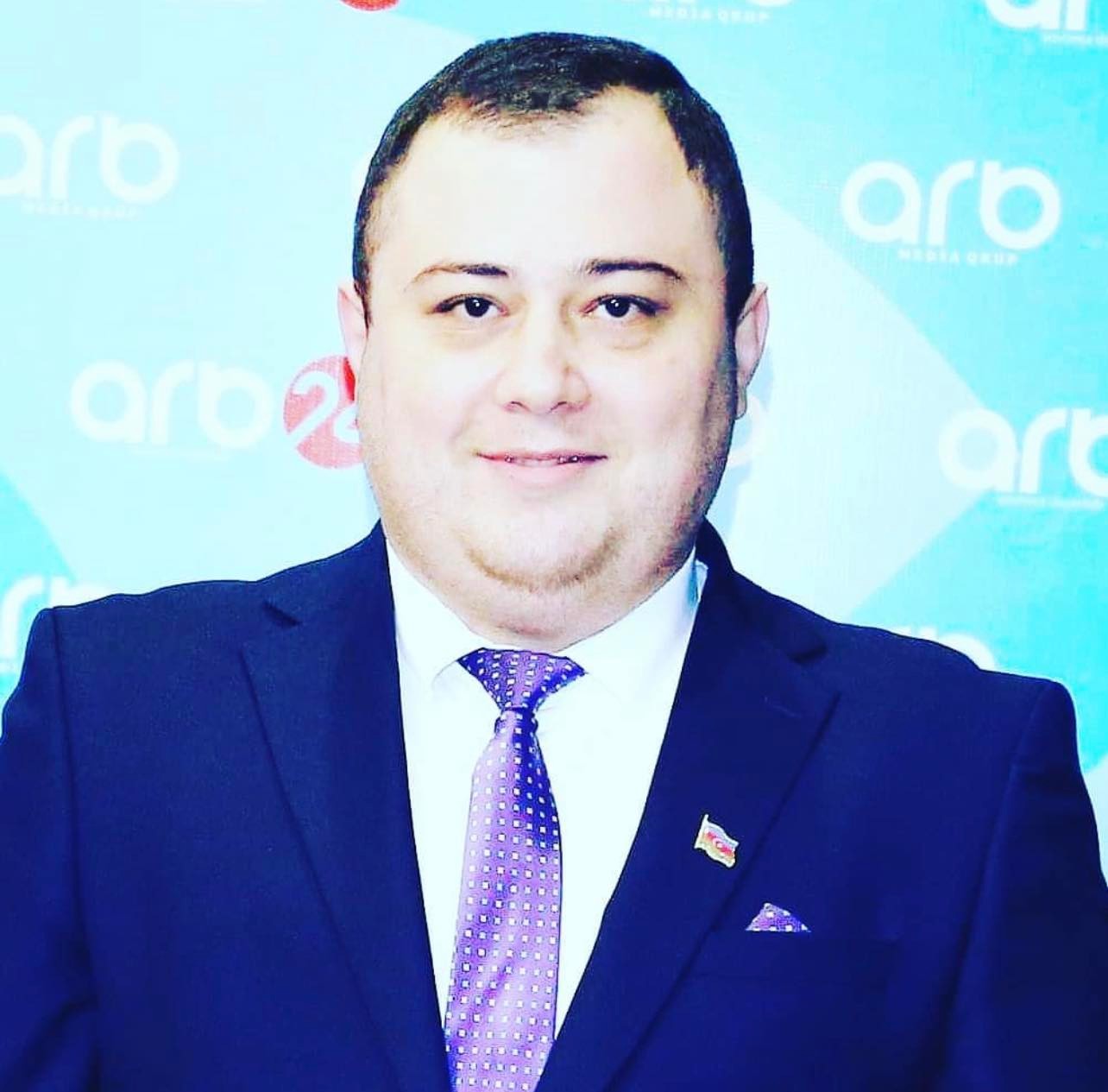 “Təhsil nazirinə hücumları təsadüfi saymıram...” – Emil Məmmədov