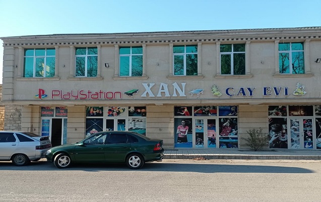 Müştərilərə qəlyan təklif edən çay evi aşkarlandı