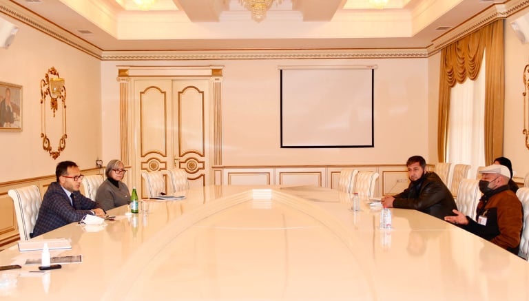 Deputat Ramil Həsən Heydər Əliyev Mərkəzində seçiciləri qəbul etdi