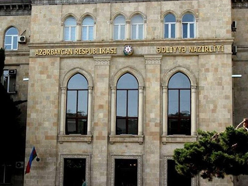 Ədliyyə Nazirliyinin işçilərinin maaşları artırıldı