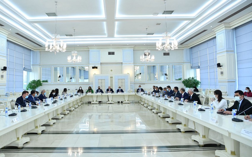 Milli Məclisdə icbari tibbi sığorta ilə bağlı dinləmə keçirilib