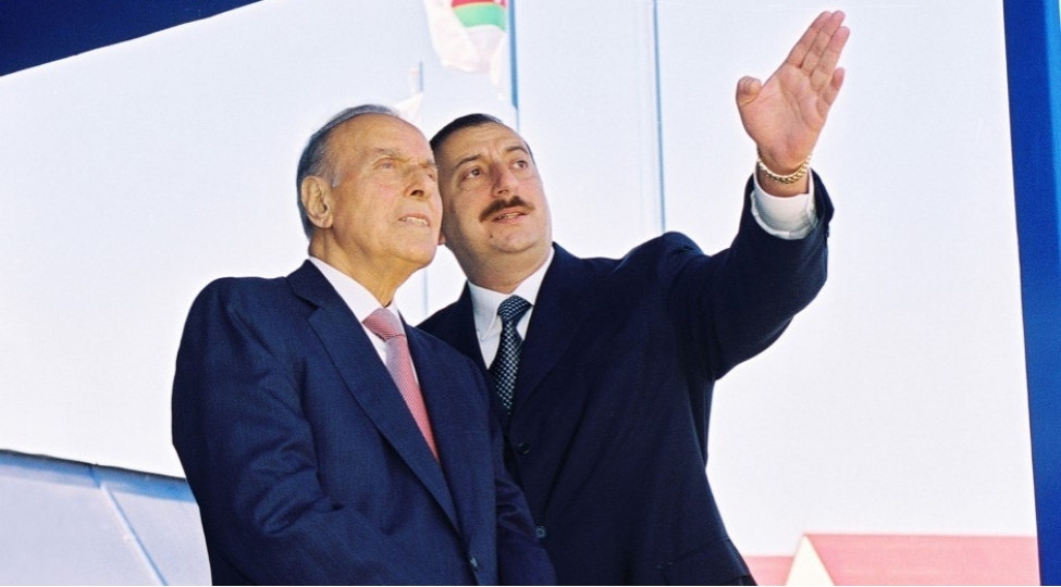 Ulu Öndəri canlı yaşadan liderimiz