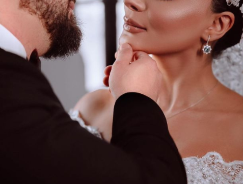 ​Azərbaycanlı məşhurun ikinci dəfə evləndiyi şəxs ondan 15 yaş kiçik imiş - FOTO