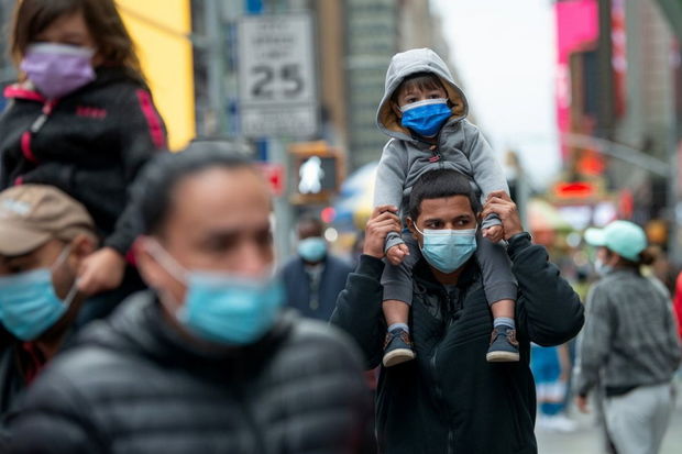 “Omikron” ştammının simptomsuz daşıyıcılarının təhlükələri barədə xəbərdarlıq edildi