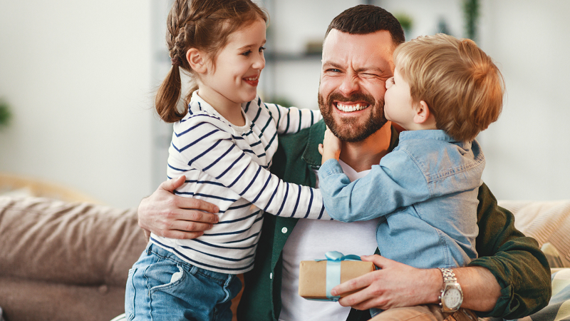 Kişilər atalıq məzuniyyətinə çıxa bilər - Atalara şad xəbər (VİDEO)