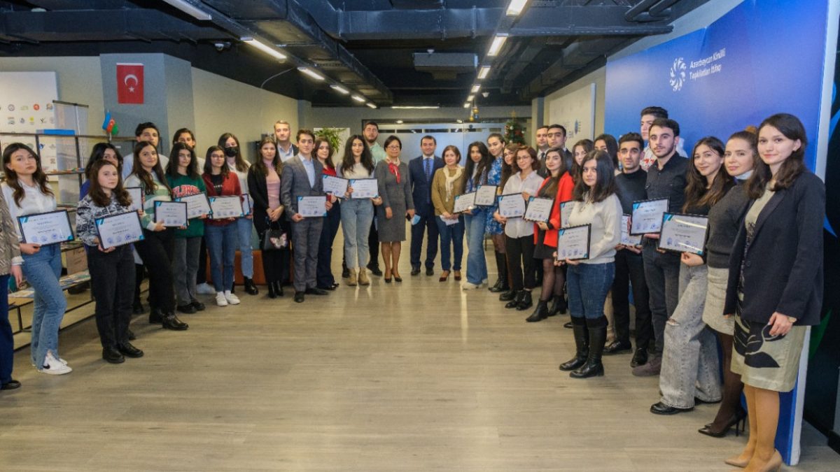 “INTERN ACADEMY – 2” TƏCRÜBƏ PROQRAMININ BAĞLANIŞ MƏRASİMİ KEÇİRİLİB.