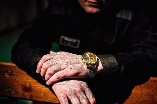 Məşhur müğənni kriminal avtoritetlə görüşüb (Foto)