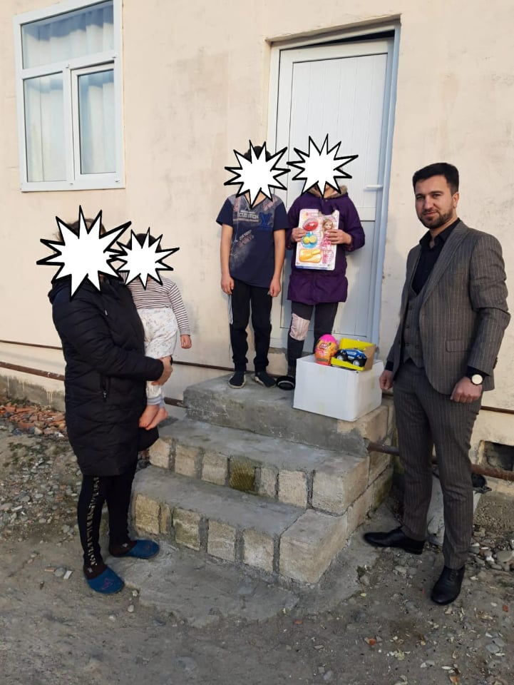Deputatın təşəbbüsü ilə imkansız ailələrə bayram sovqatları verildi