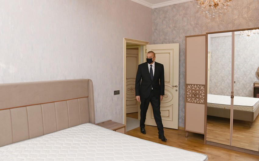 İlham Əliyev şəhid ailələri və hərbçilər üçün nəzərdə tutulmuş mənzillərlə tanış olub - YENİLƏNİB