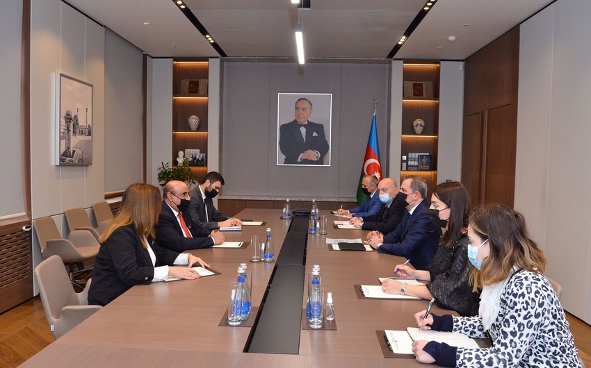 Ceyhun Bayramov Küveytin Azərbaycandakı səfiri ilə görüşüb