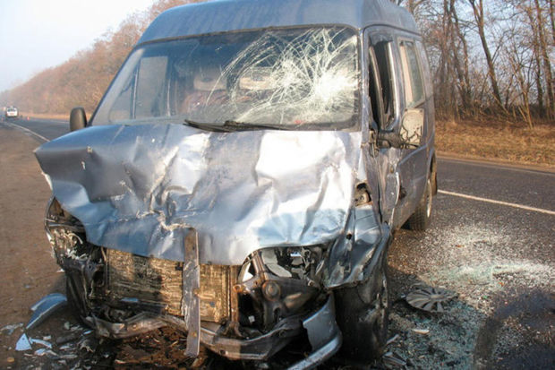 Azərbaycanda sərnişin avtobusu qəzaya uğradı: 13 nəfər yaralandı