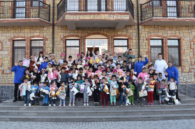 Mehriban Əliyevanın təşəbbüsü ilə valideyn himayəsindən məhrum olan uşaqlar üçün şənlik keçirildi - FOTO/VİDEO