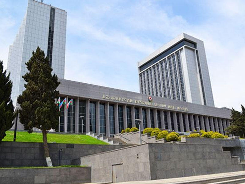 Milli Məclis lham Əliyevə və Birinci vitse-prezident Mehriban Əliyevaya təbrik məktubu göndərib