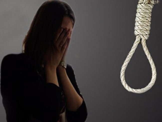 Azərbaycanda 23 yaşlı qız özünü asdı