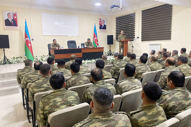 Kərim Vəliyev Qaragöl istiqamətində döyüş hazırlığının artırılması üçün tapşırıqlar verdi - FOTO