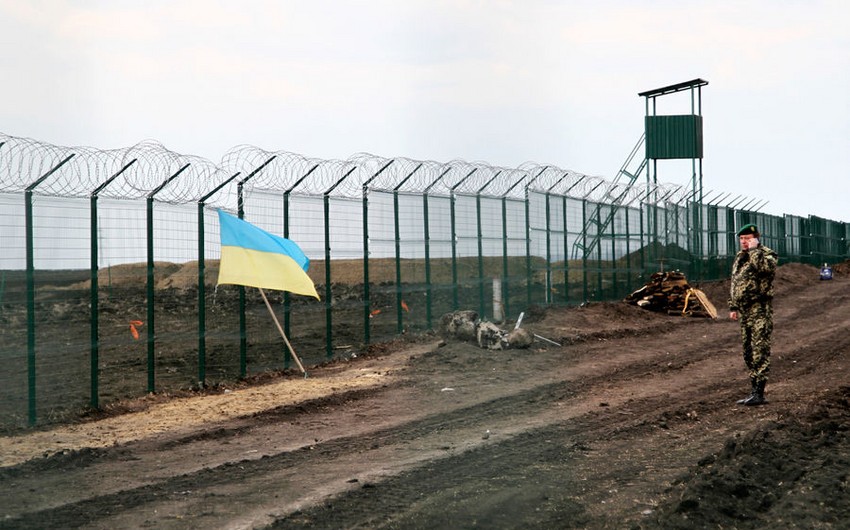 Ukrayna Rusiya ilə sərhədlərini gücləndirir