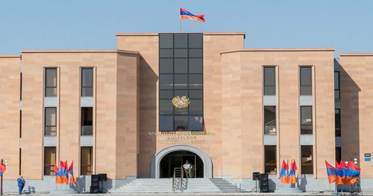 Artur Yeroyan Vazgen Sarkisyan adına Hərbi Universitetin rəhbəri təyin edilib