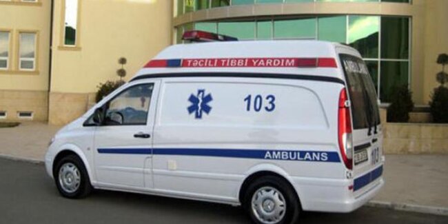 Sərxoş kişi təcili yardım işçilərinə və polisə problem yaratdı