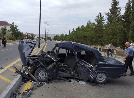 Qəzada arvadı öldü, nəvələri yaralandı