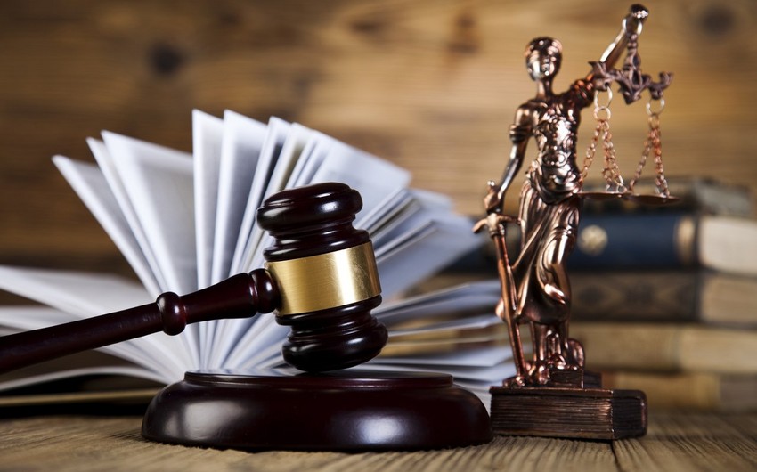 Həmkəndlisini öldürməkdə təqsirləndirilən şəxsin məhkəməsi başlayıb