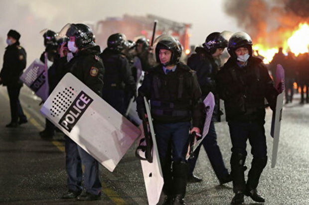 Президент Казахстана принял отставку правительства: протесты продолжались до утра - ФОТО/ВИДЕО