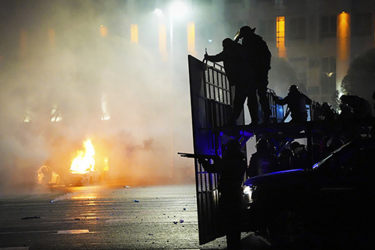 Tokayev: “Almatı yaxınlığında hava-desant bölməsi ilə terrorçu dəstələr arasında döyüş gedir”