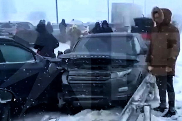 Rusiyada federal magistralda 120-dən çox avtomobil toqquşub - VİDEO