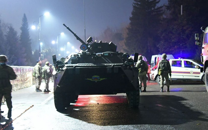 В Алматы разграблены шесть оружейных магазинов