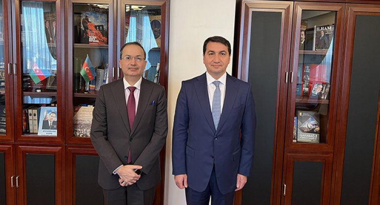 Hikmət Hacıyev Pakistan səfiri ilə görüşdü — FOTO