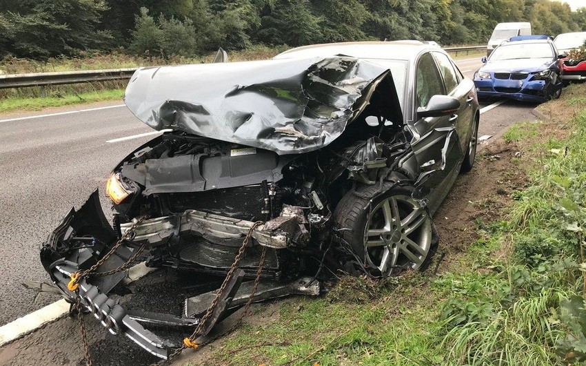 Goranboyda yol qəzası olub, 3 nəfər xəsarət alıb