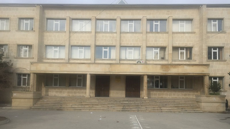 Bakıda şagirdlər 21 yaşlı xanım müəllimi döyüb? (AÇIQLAMA)