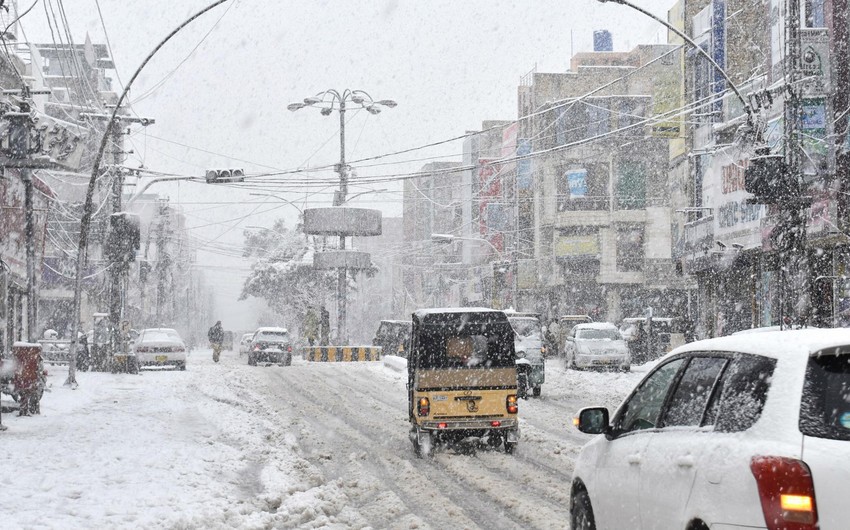 Pakistanda güclü qar yağması nəticəsində ölənlərin sayı 35-ə çatıb